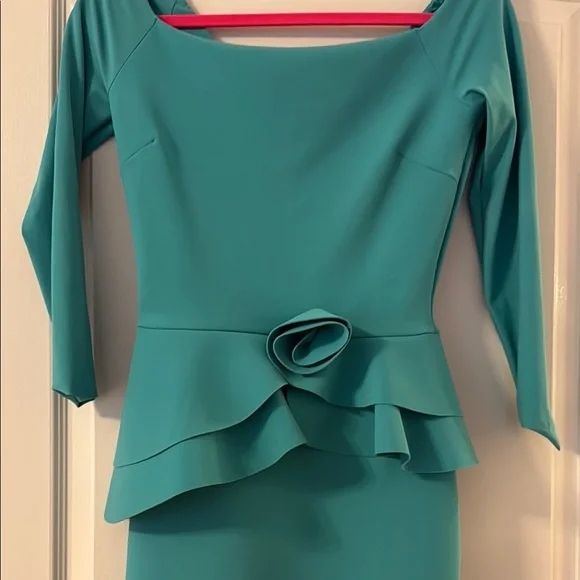 Chiara Boni Elegant Teal Dress with Ruffle Detail and 3/4 Sleeves - Picture 3 of 5